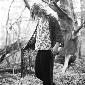 H&M COACHELLA BURGUNDY SHAWL